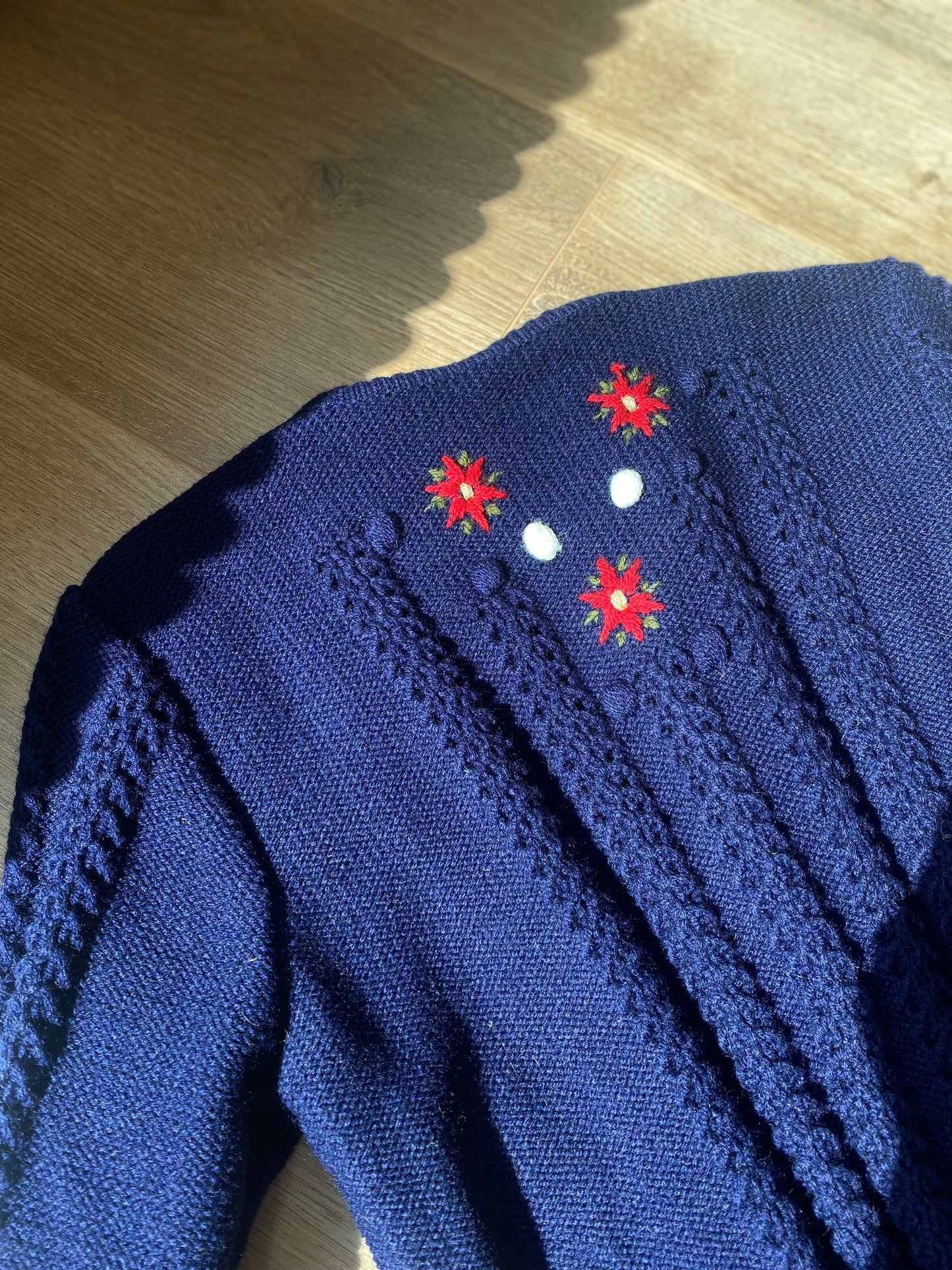 Donkerblauw vest met borduursel - maat S/M
