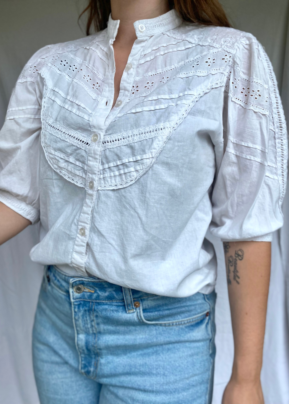 Witte dames katoenen blouse met embroidery - maat S/M