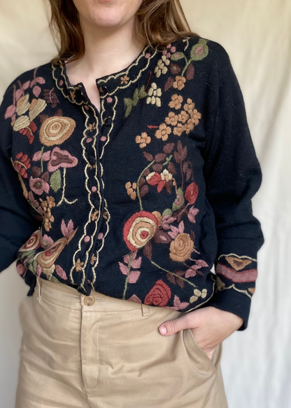 Zwart vest met geborduurde bloemen - maat S/M