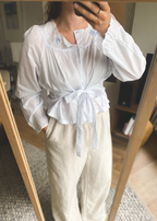 Remade lichtblauwe blouse - maat S/M
