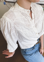 Witte dames katoenen blouse met embroidery - maat S/M