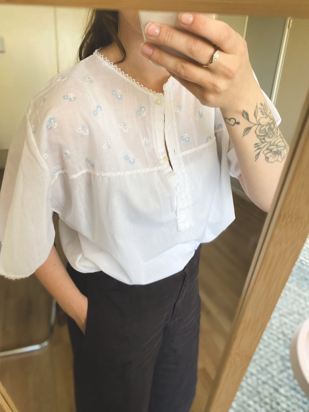 Blouse met borduursel - maat L/XL