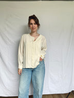 Damesblouse van 100% zijde in crèmewit – maat L/XL