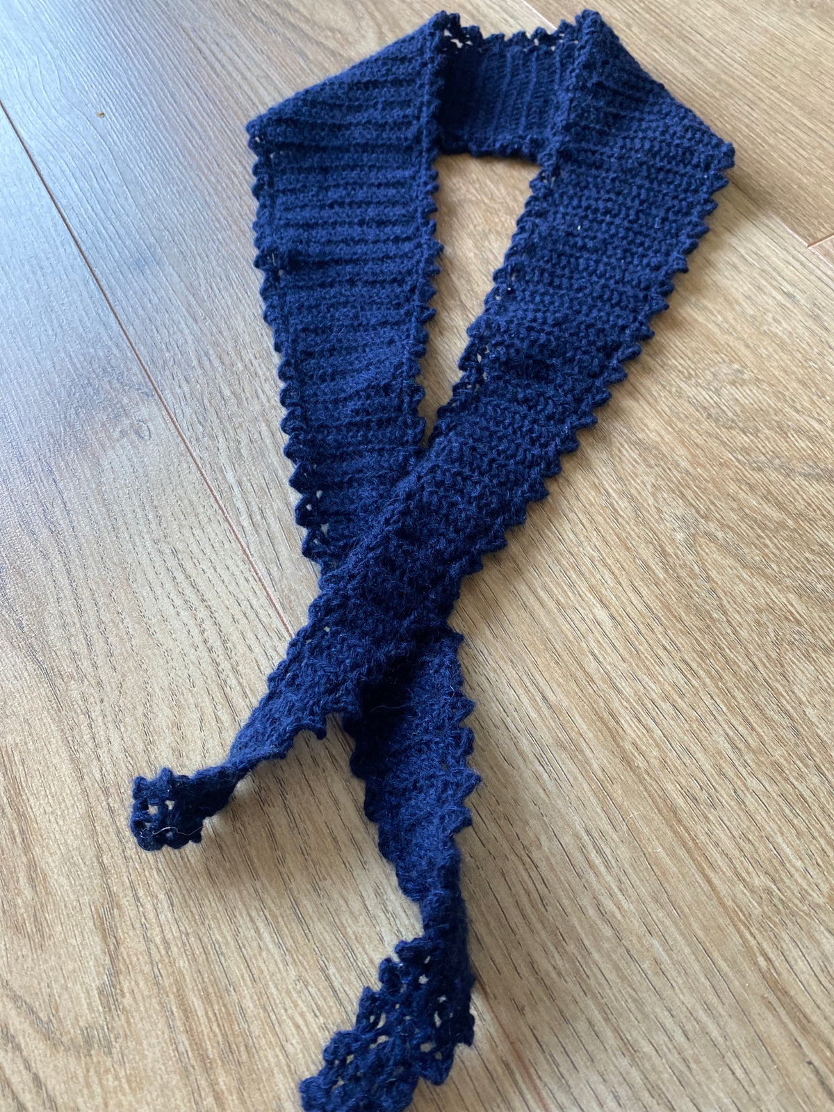 Donkerblauwe handgemaakte sjaal