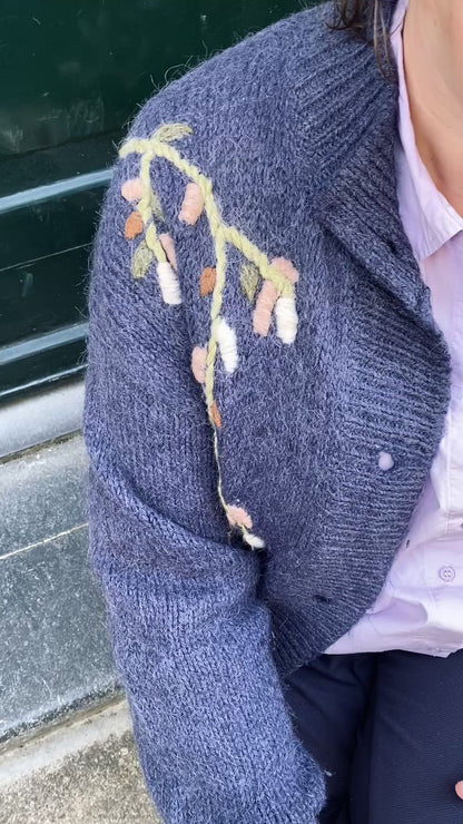 Donkerblauw vest (handgeborduurd) - maat XL/XXL