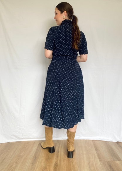 Blauwe jurk met stippem - m/l