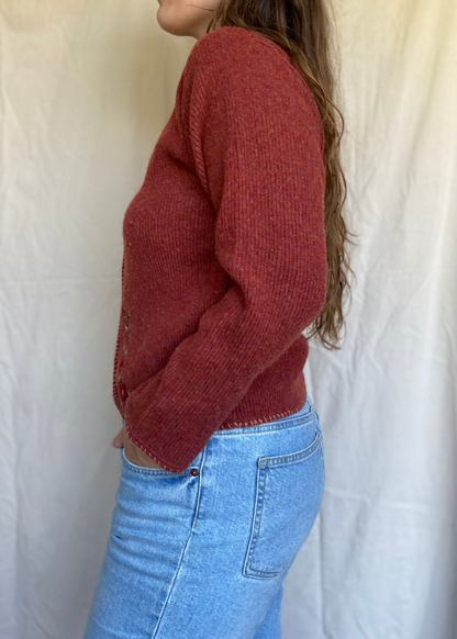 Roodbruin vest met borduursels - maat S/M