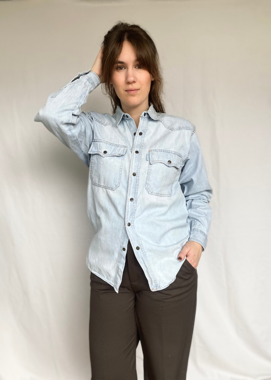 Dames lichtblauwe denim blouse - maat M/L