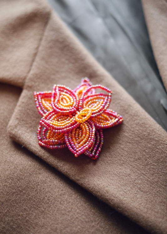 Broche gemaakt van kralen