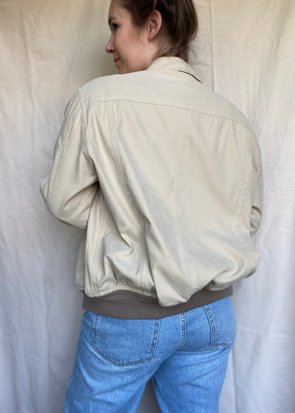 Beige zijde bomberjacket - maat M/L
