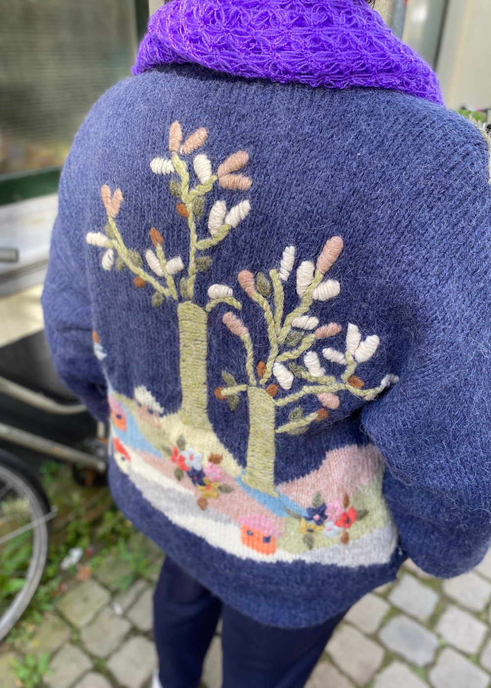 Donkerblauw vest (handgeborduurd) - maat XL/XXL