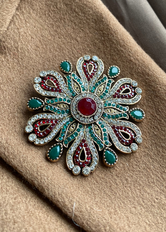 Kleurrijke broche