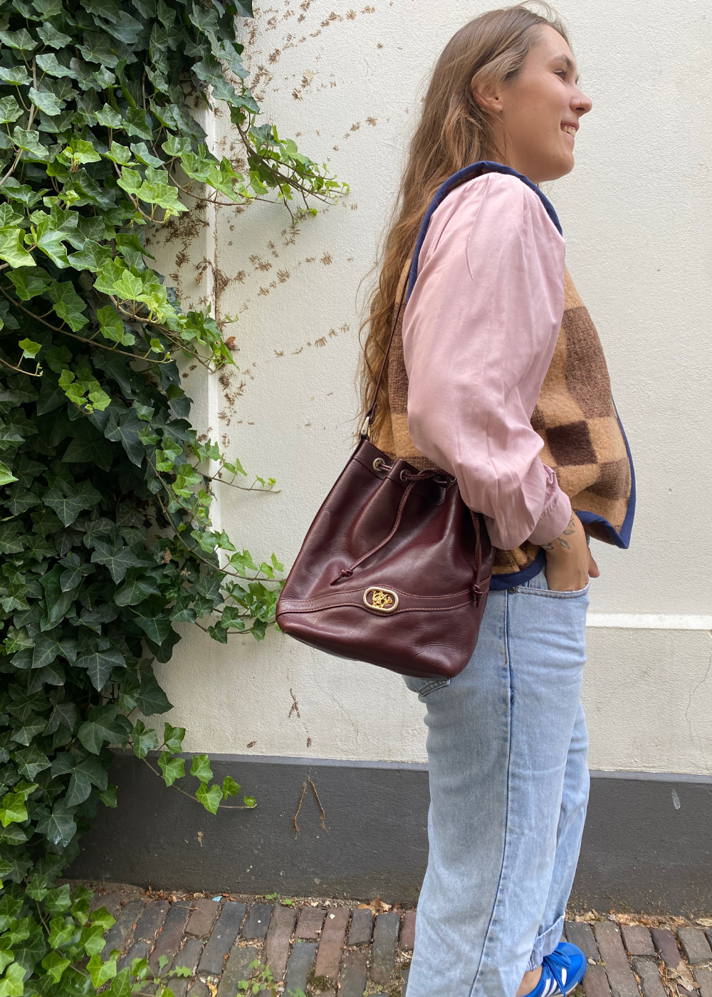 Vintage bordeauxrode bucket bag