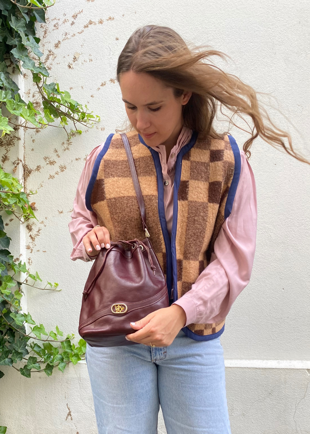 Vintage bordeauxrode bucket bag