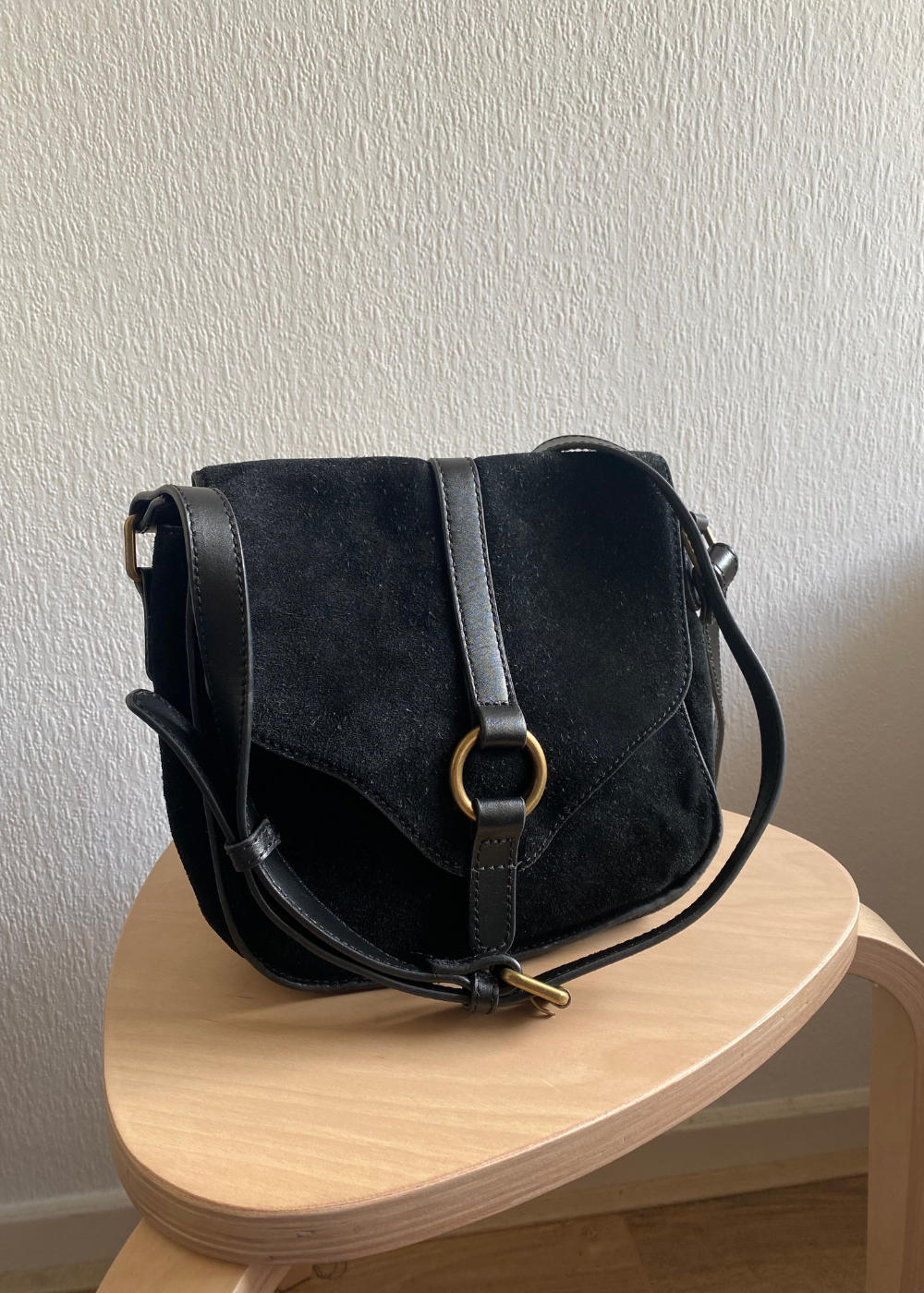 Zwarte suede handtas