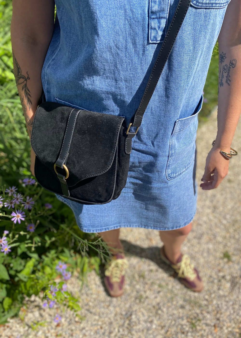 Zwarte suede handtas