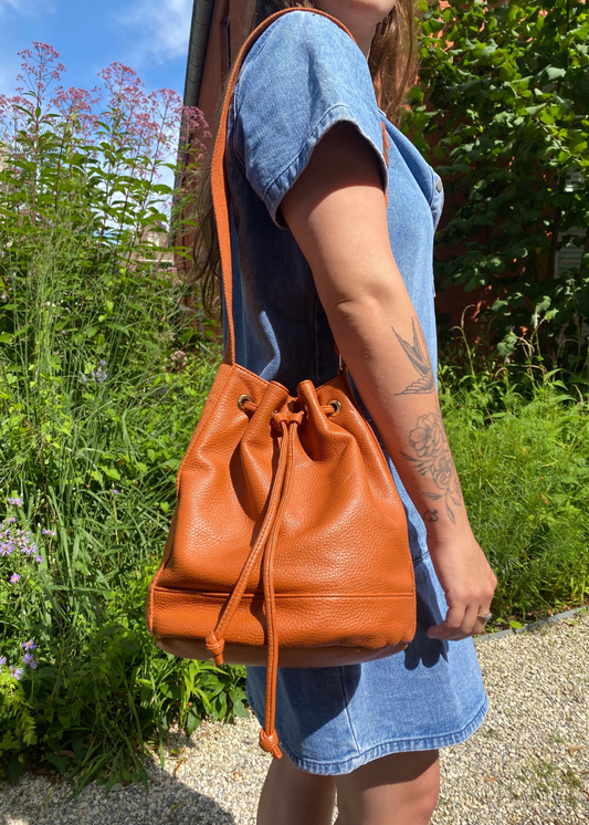 Lichtbruine bucket bag