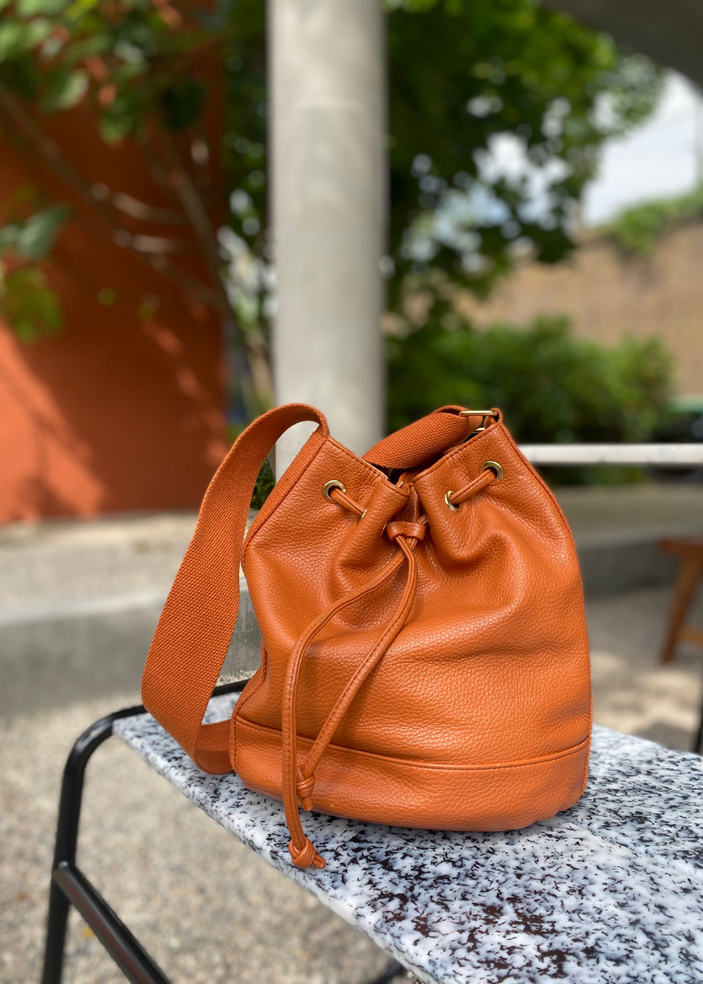 Lichtbruine bucket bag