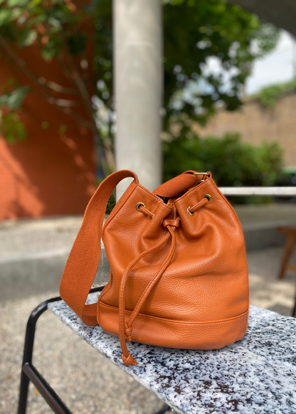 Lichtbruine bucket bag