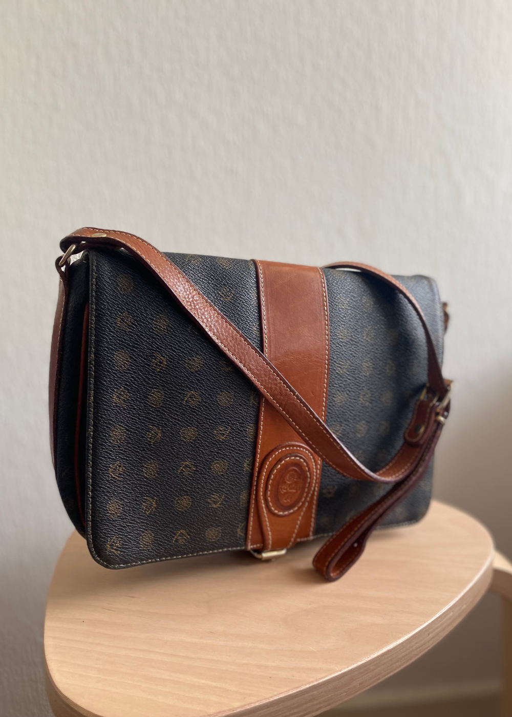 Zwart met bruine details leren tas
