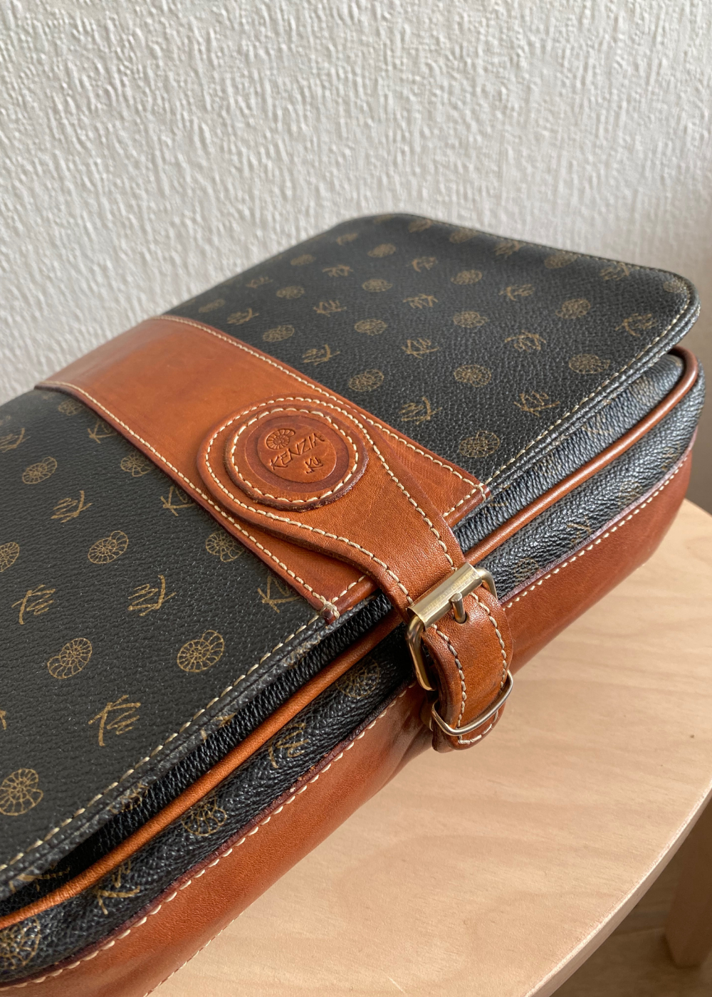 Zwart met bruine details leren tas