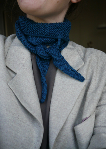 Donkerblauwe sjaal