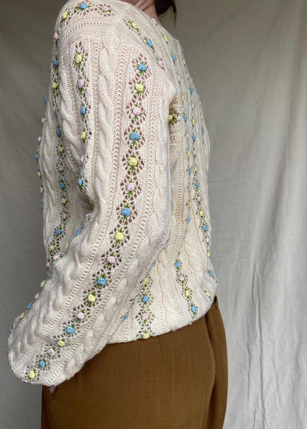 100% wollen vest met bloemenborduursel –  maat L/XL